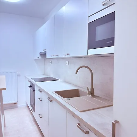 Cosy Cave Station In Prague 5 Apartment Exterior photo
